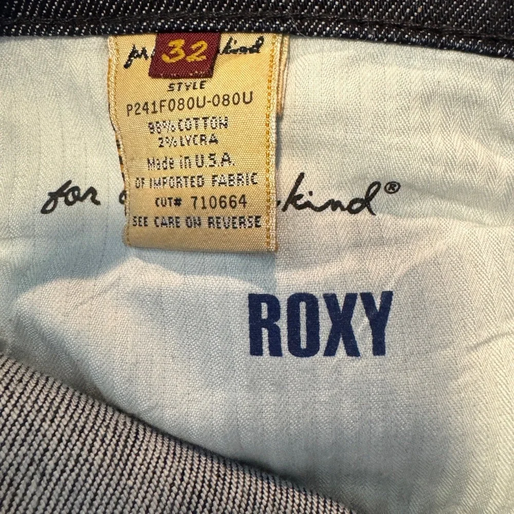 7 for all Mankind Crop Roxy Jeans Women's 32 Dark‎ Wash Oriental Accent Capri